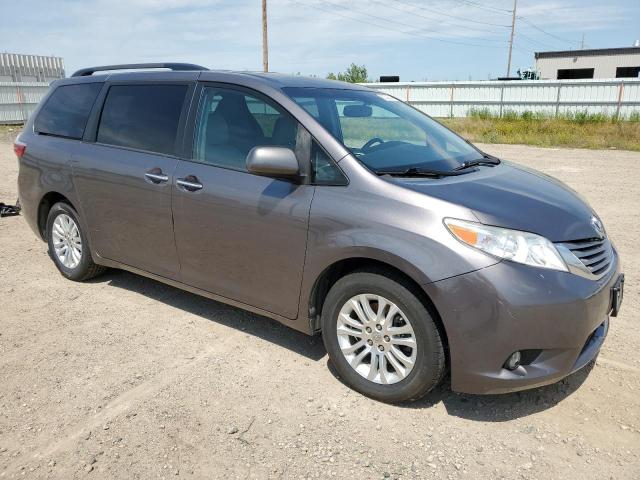 Photo 3 VIN: 5TDYK3DC5GS715527 - TOYOTA SIENNA XLE 