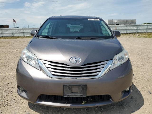 Photo 4 VIN: 5TDYK3DC5GS715527 - TOYOTA SIENNA XLE 