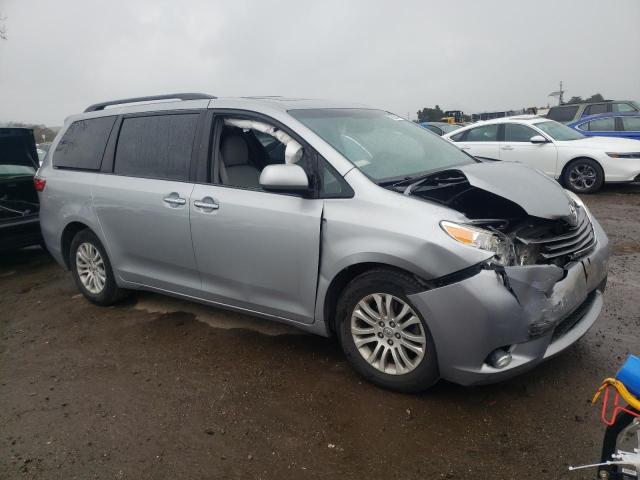 Photo 3 VIN: 5TDYK3DC5GS722638 - TOYOTA SIENNA XLE 