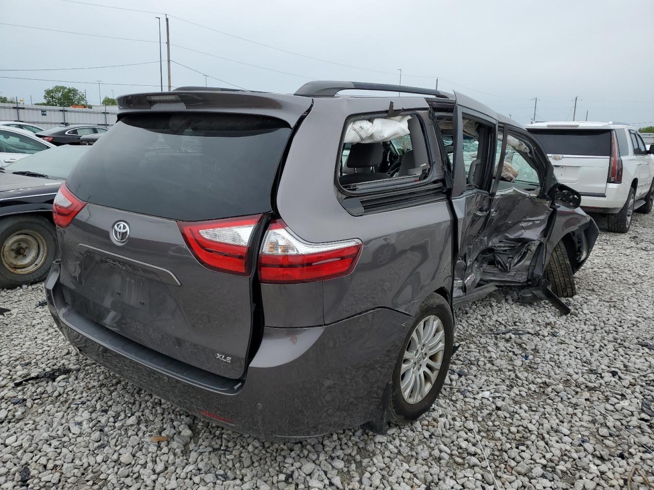 Photo 2 VIN: 5TDYK3DC5GS738077 - TOYOTA SIENNA 