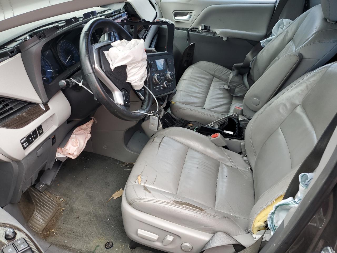 Photo 6 VIN: 5TDYK3DC5GS738077 - TOYOTA SIENNA 