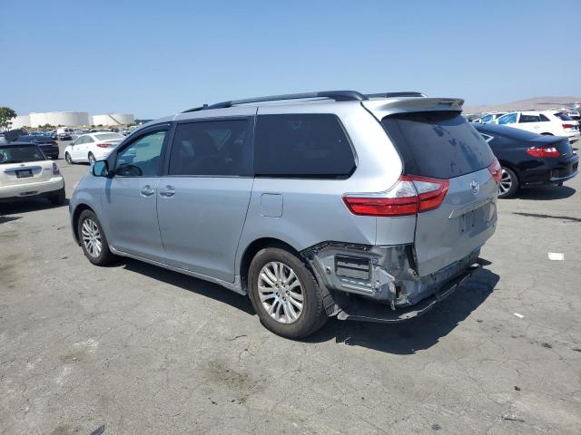 Photo 1 VIN: 5TDYK3DC5GS752920 - TOYOTA SIENNA XLE 