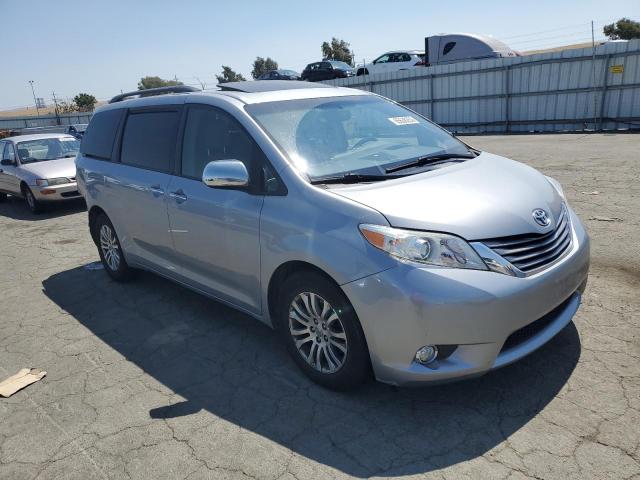 Photo 3 VIN: 5TDYK3DC5GS752920 - TOYOTA SIENNA XLE 