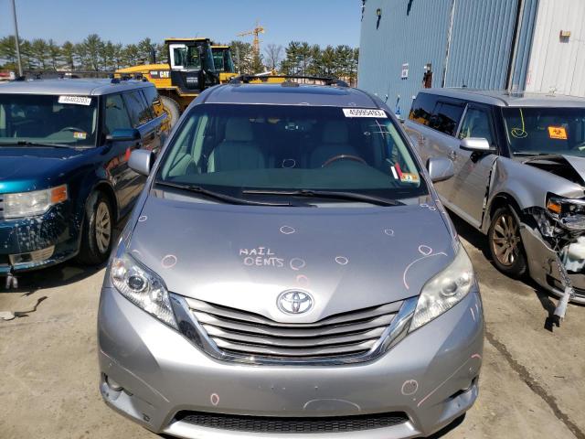 Photo 4 VIN: 5TDYK3DC6BS016822 - TOYOTA SIENNA XLE 