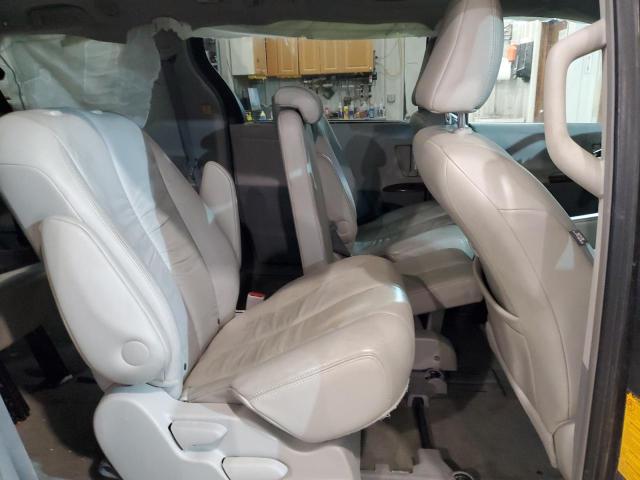 Photo 10 VIN: 5TDYK3DC6BS016870 - TOYOTA SIENNA XLE 