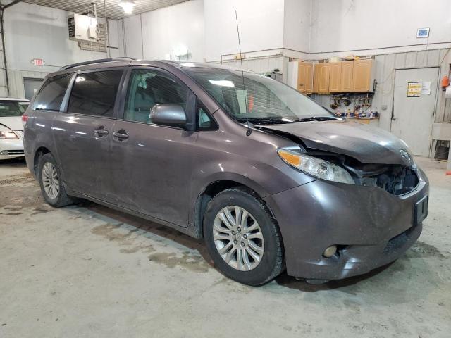 Photo 3 VIN: 5TDYK3DC6BS016870 - TOYOTA SIENNA XLE 