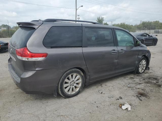 Photo 2 VIN: 5TDYK3DC6BS036410 - TOYOTA SIENNA XLE 