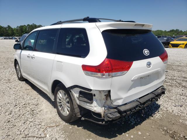 Photo 2 VIN: 5TDYK3DC6BS040389 - TOYOTA SIENNA XLE 