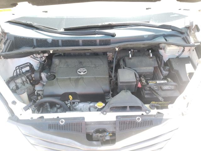 Photo 6 VIN: 5TDYK3DC6BS040389 - TOYOTA SIENNA XLE 