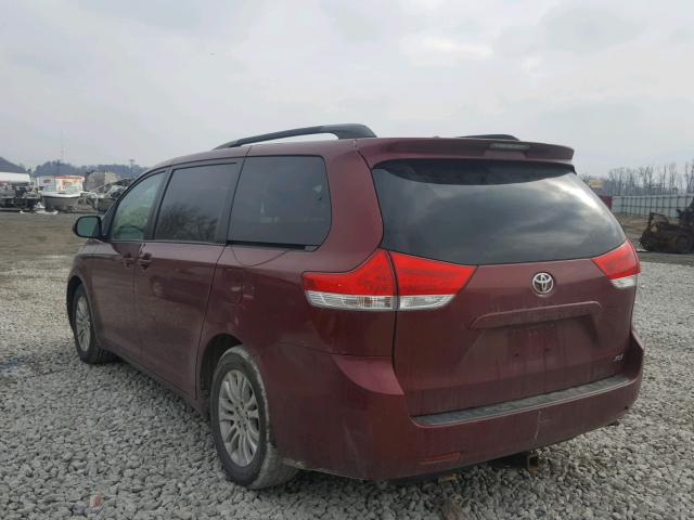 Photo 2 VIN: 5TDYK3DC6BS051778 - TOYOTA SIENNA XLE 