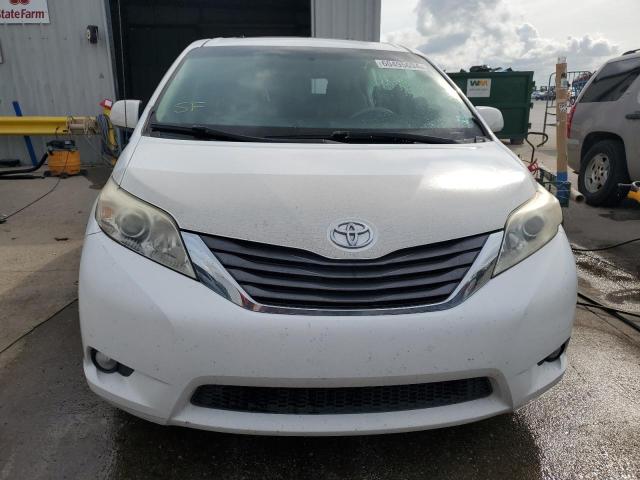 Photo 4 VIN: 5TDYK3DC6BS069293 - TOYOTA SIENNA XLE 