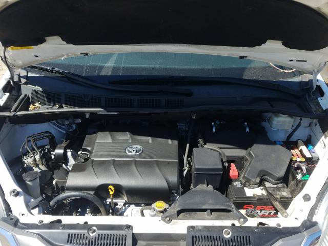 Photo 6 VIN: 5TDYK3DC6BS080729 - TOYOTA SIENNA XLE 