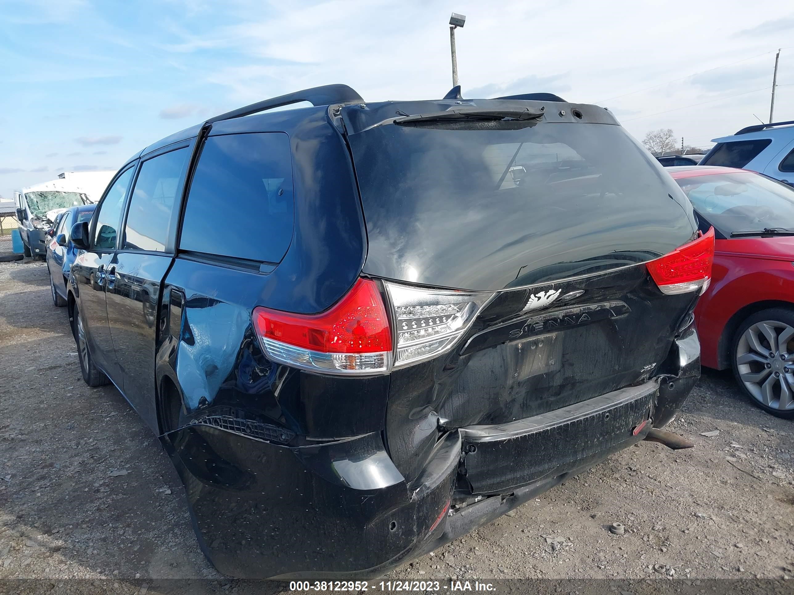 Photo 4 VIN: 5TDYK3DC6BS082979 - TOYOTA SIENNA 