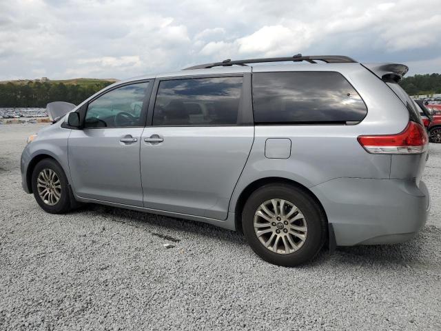 Photo 1 VIN: 5TDYK3DC6BS117844 - TOYOTA SIENNA XLE 