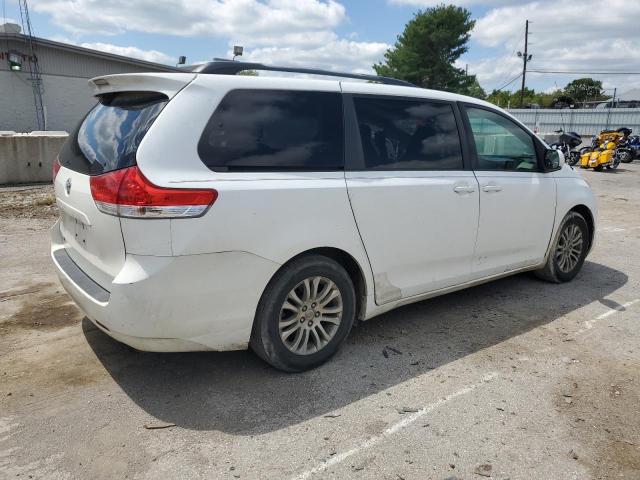 Photo 2 VIN: 5TDYK3DC6BS118475 - TOYOTA SIENNA XLE 