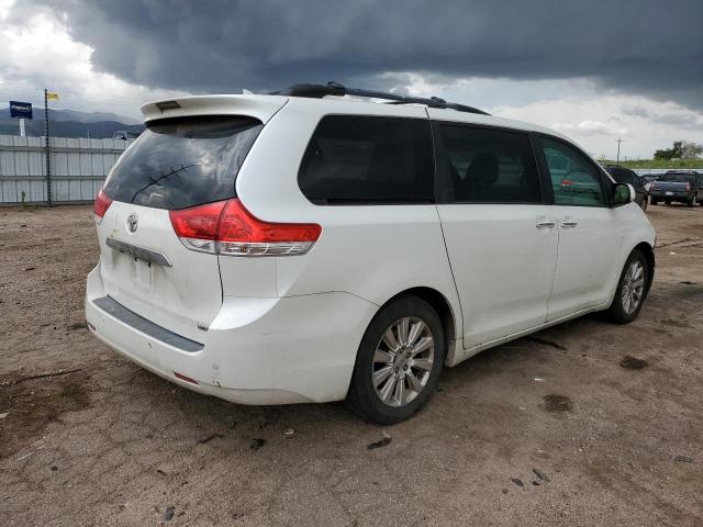 Photo 2 VIN: 5TDYK3DC6BS125197 - TOYOTA SIENNA XLE 