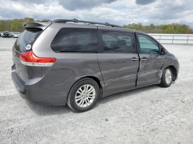 Photo 2 VIN: 5TDYK3DC6BS138368 - TOYOTA SIENNA XLE 