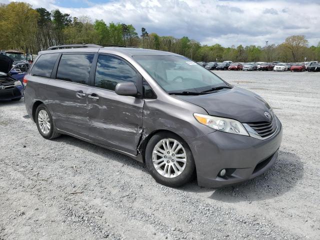 Photo 3 VIN: 5TDYK3DC6BS138368 - TOYOTA SIENNA XLE 