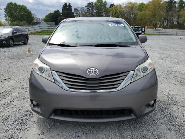 Photo 4 VIN: 5TDYK3DC6BS138368 - TOYOTA SIENNA XLE 