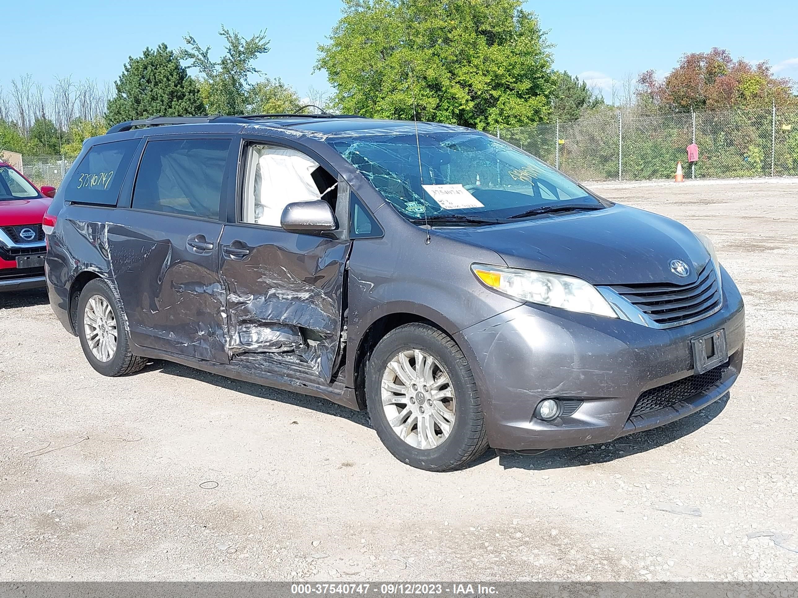 Photo 0 VIN: 5TDYK3DC6BS140198 - TOYOTA SIENNA 