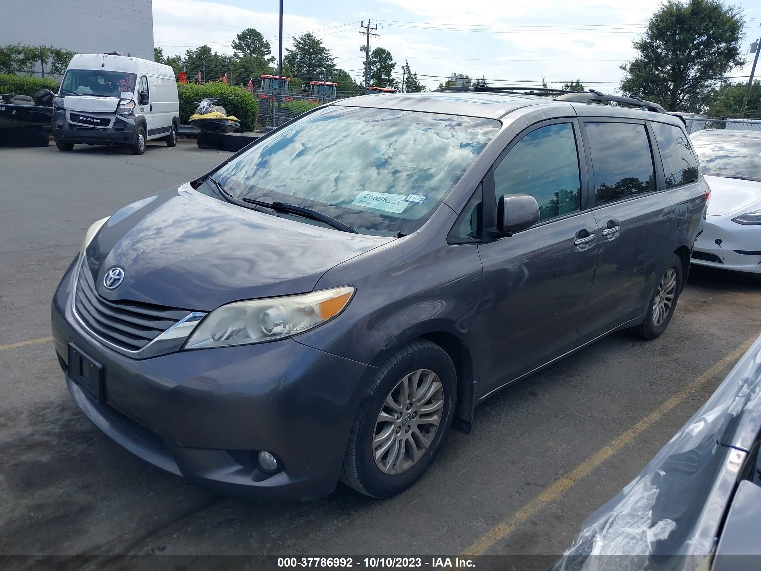 Photo 1 VIN: 5TDYK3DC6BS150939 - TOYOTA SIENNA 