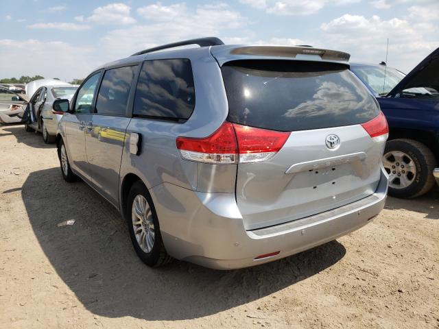 Photo 2 VIN: 5TDYK3DC6CS188172 - TOYOTA SIENNA XLE 