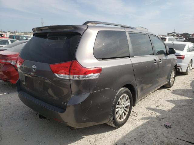 Photo 2 VIN: 5TDYK3DC6CS191475 - TOYOTA SIENNA XLE 