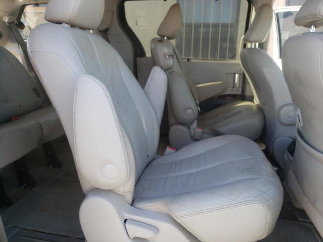 Photo 5 VIN: 5TDYK3DC6CS208050 - TOYOTA SIENNA XLE 