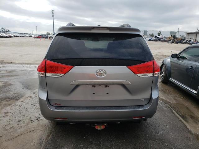 Photo 5 VIN: 5TDYK3DC6CS210090 - TOYOTA SIENNA XLE 