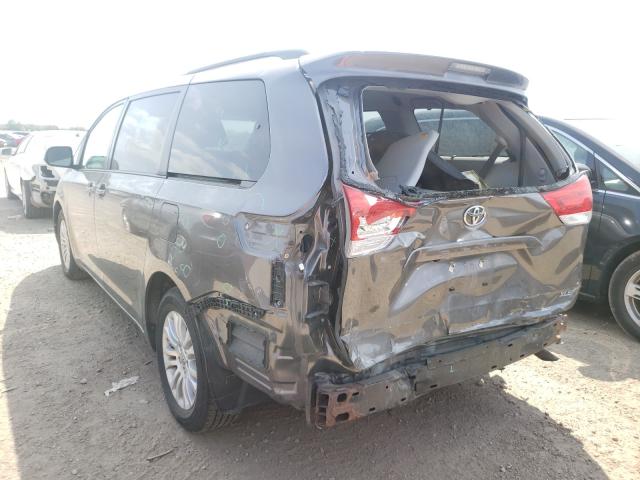 Photo 2 VIN: 5TDYK3DC6CS210557 - TOYOTA SIENNA XLE 