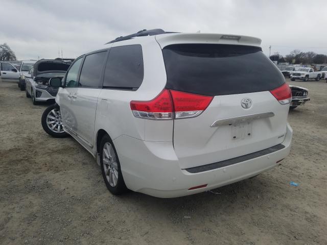 Photo 2 VIN: 5TDYK3DC6CS226578 - TOYOTA SIENNA XLE 