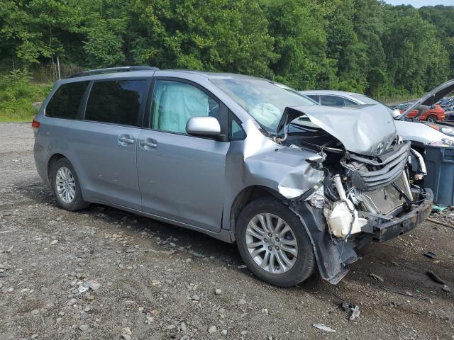 Photo 3 VIN: 5TDYK3DC6CS228606 - TOYOTA SIENNA XLE 