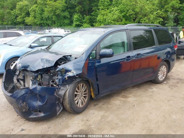 Photo 1 VIN: 5TDYK3DC6CS249472 - TOYOTA SIENNA XLE 