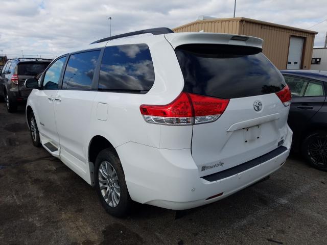 Photo 2 VIN: 5TDYK3DC6CS250959 - TOYOTA SIENNA XLE 