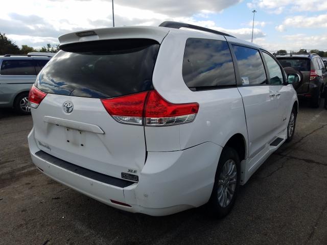 Photo 3 VIN: 5TDYK3DC6CS250959 - TOYOTA SIENNA XLE 