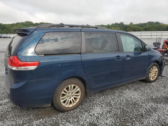 Photo 2 VIN: 5TDYK3DC6CS251223 - TOYOTA SIENNA XLE 