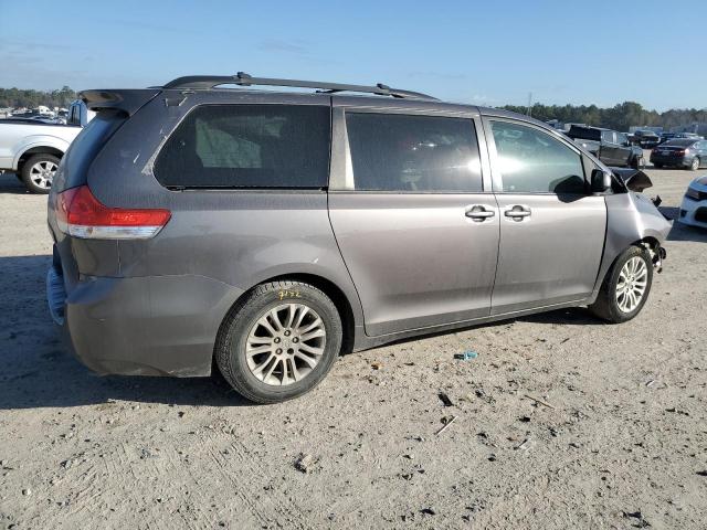 Photo 2 VIN: 5TDYK3DC6CS255708 - TOYOTA SIENNA XLE 