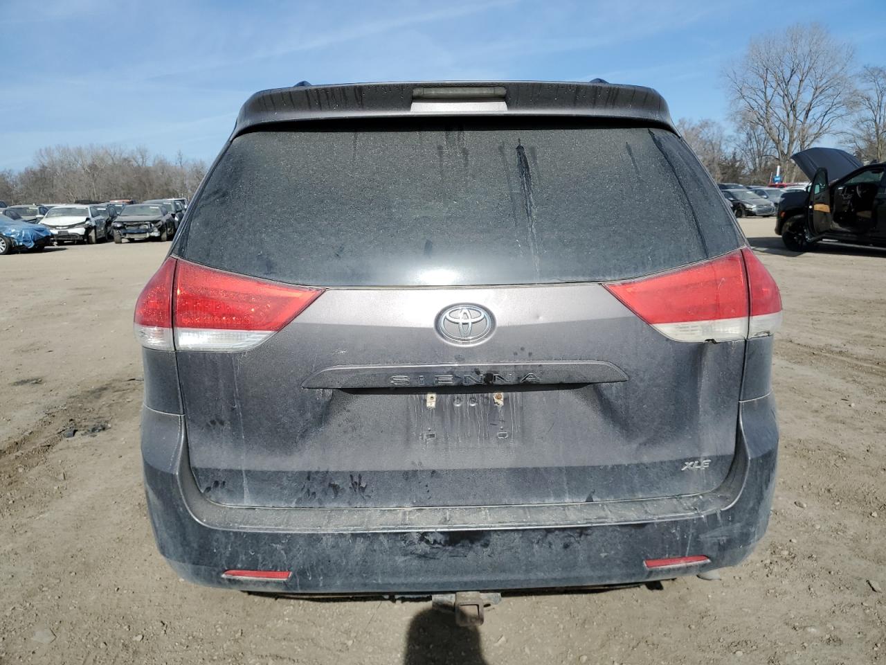 Photo 5 VIN: 5TDYK3DC6CS266529 - TOYOTA SIENNA 