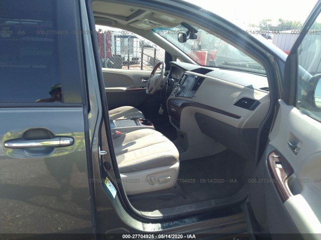 Photo 4 VIN: 5TDYK3DC6CS267518 - TOYOTA SIENNA 