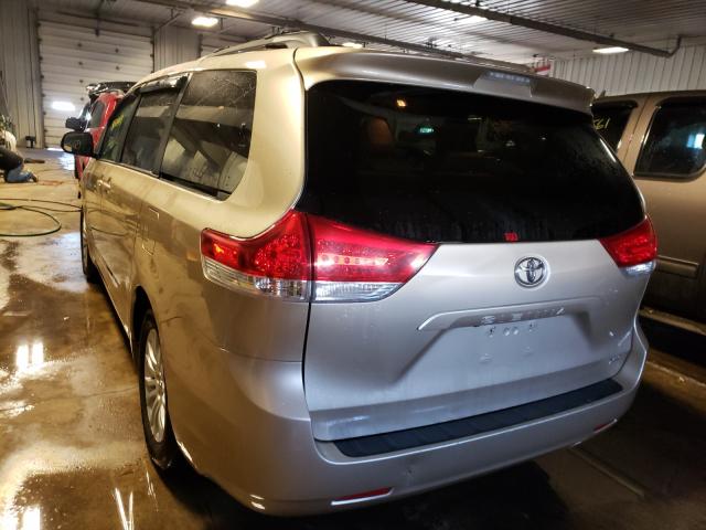 Photo 2 VIN: 5TDYK3DC6DS280531 - TOYOTA SIENNA XLE 