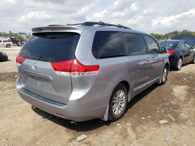 Photo 2 VIN: 5TDYK3DC6DS284580 - TOYOTA SIENNA XLE 