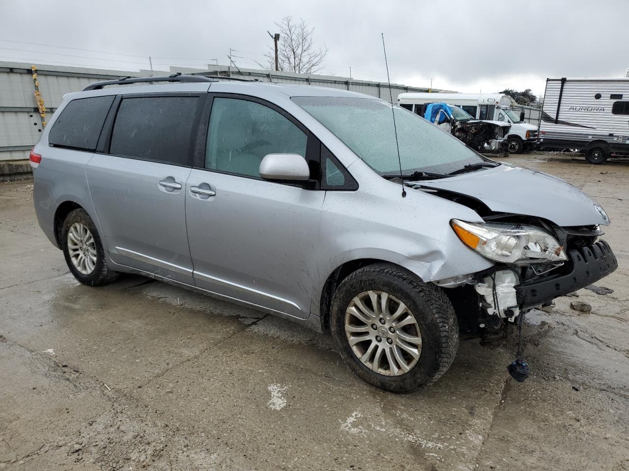 Photo 3 VIN: 5TDYK3DC6DS291058 - TOYOTA SIENNA 