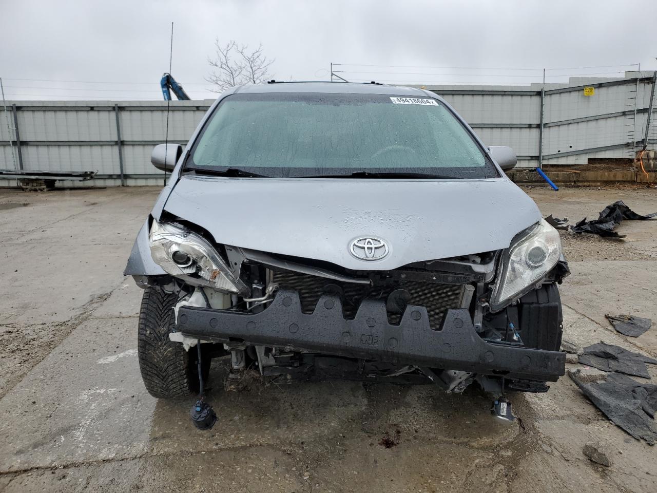 Photo 4 VIN: 5TDYK3DC6DS291058 - TOYOTA SIENNA 