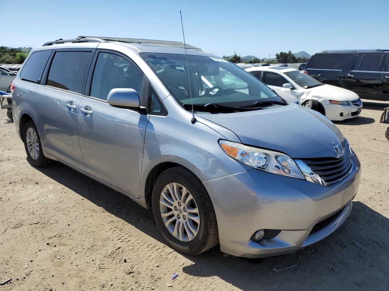 Photo 3 VIN: 5TDYK3DC6DS296700 - TOYOTA SIENNA 