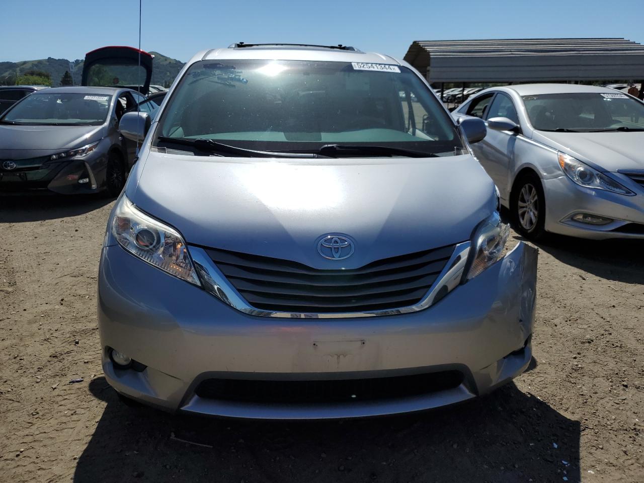 Photo 4 VIN: 5TDYK3DC6DS296700 - TOYOTA SIENNA 