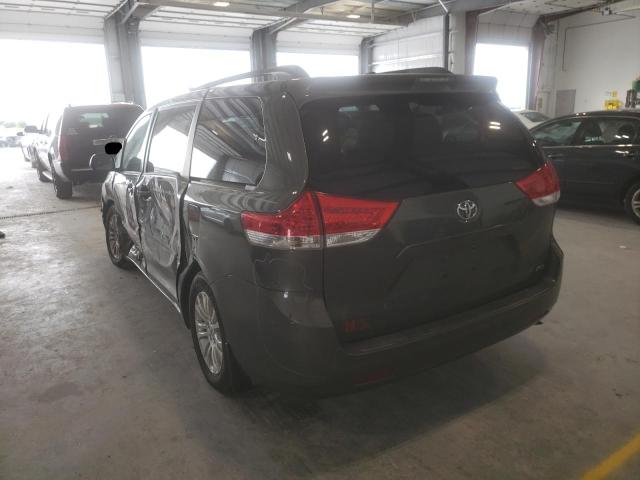 Photo 2 VIN: 5TDYK3DC6DS313088 - TOYOTA SIENNA XLE 