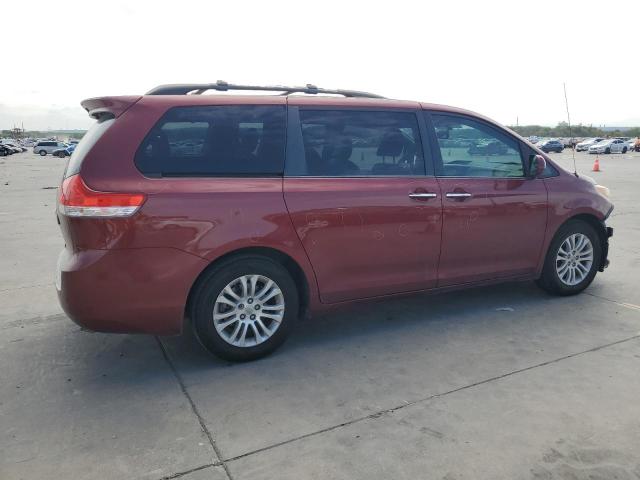 Photo 2 VIN: 5TDYK3DC6DS332563 - TOYOTA SIENNA XLE 