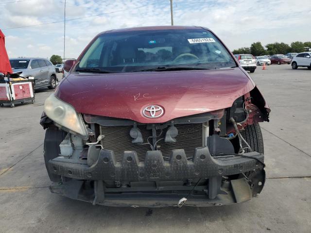 Photo 4 VIN: 5TDYK3DC6DS332563 - TOYOTA SIENNA XLE 