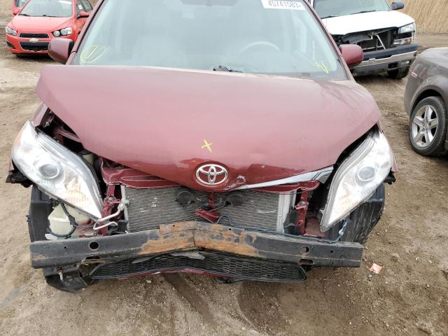 Photo 11 VIN: 5TDYK3DC6DS348990 - TOYOTA SIENNA XLE 