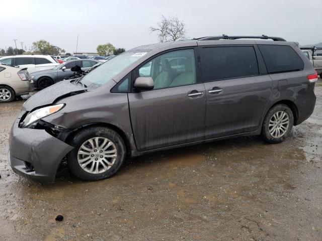 Photo 0 VIN: 5TDYK3DC6DS388129 - TOYOTA SIENNA XLE 